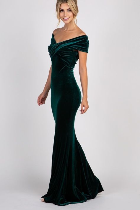 Classy Christmas Dresses, Classy Evening Gowns, Emerald Green Bridesmaid Dresses, Velvet Evening Gown, Emerald Bridesmaid Dresses, Green Wedding Dresses, Velvet Evening Dress, Mermaid Evening Gown, Designer Evening Gowns