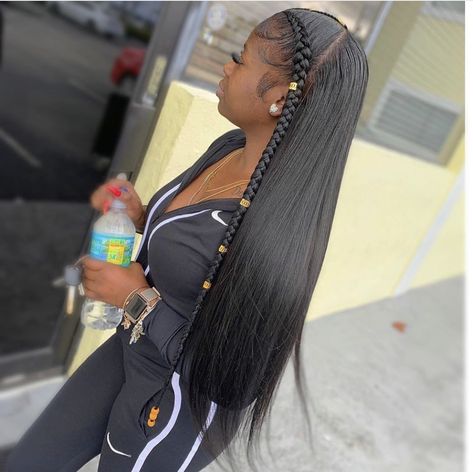 Feed in French braid with sew in leave out Feed In Braids Styles Black Hair, Track Hairstyles, Weave Ponytail Hairstyles, Sew In Hairstyles, Girls Hairstyles Braids, Hair Laid, African Braids Hairstyles, Braided Hairstyles For Black Women, Sew In