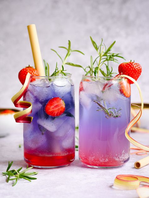 Rhubarb & Strawberry and Butterfly Pea Mocktail🍹 – Rawnice Flower Drinks, Strawberry Mocktail Recipe, Simple Mocktail, Vanilla Protein Smoothie, Strawberry Simple Syrup, Rhubarb Strawberry, Colorful Carrots, Breakfast In A Jar, Yogurt Pops