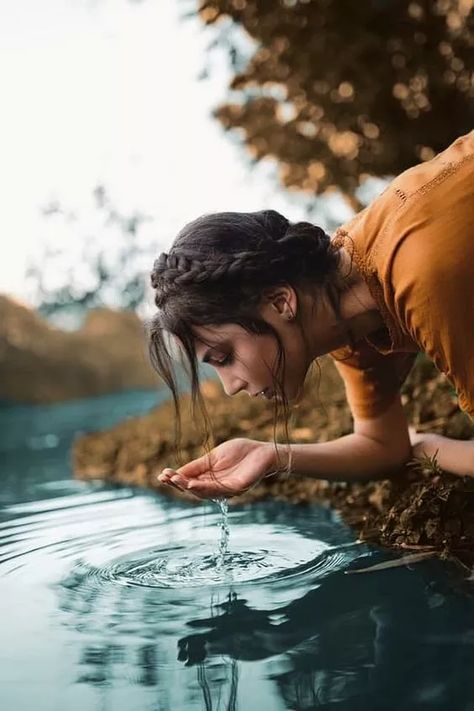 Female Portrait Poses, Lake Photoshoot, Creative Poses, Dreamy Photography, Best Poses For Pictures, Portrait Photography Poses, Portrait Poses, Photography Photos, Beautiful Photography