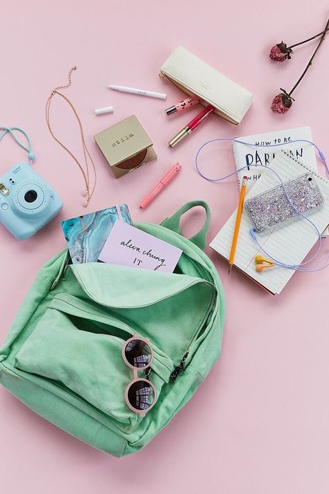 Tumblr School, School Meal, Flat Lay Inspiration, Lara Jean, The Boy Next Door, What's In My Bag, What In My Bag, Flat Lay Photography, Cute School Supplies