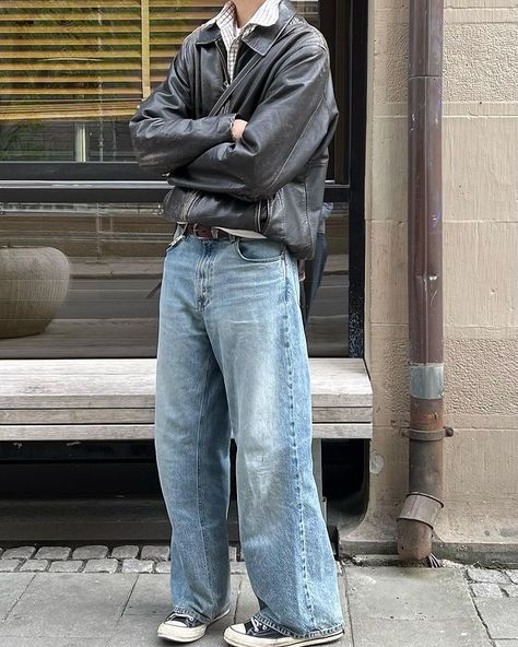 #outfitinspo #streetwear #outfitoftheday #fashion Baggie Jeans Outfit, Baggy Jeans Outfits, Blue Denim Jeans Outfit, Blue Jeans Outfit Men, Light Blue Jeans Outfit, Denim Jeans Outfit, Baggy Jeans Outfit, Guys Fits, Jeans Outfit Men