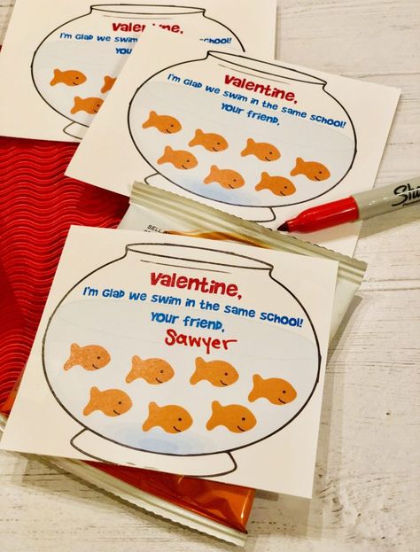 Gold Fish Valentine Free Printable, Toddler Class Valentines, Goldfish Valentine Free Printable, Daycare Valentine Ideas Toddlers, Goldfish Valentines, Toddler Valentine Cards, School Valentines Treats, Easy Valentine Cards, Valentine Toddler