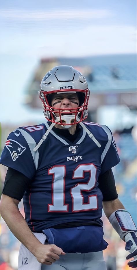 Tom Brady Wallpaper, Patriots Wallpaper, Tom Brady Football, Tom Brady Patriots, New England Patriots Logo, Patriots Football, Football Pictures, Football Wallpaper, Tom Brady