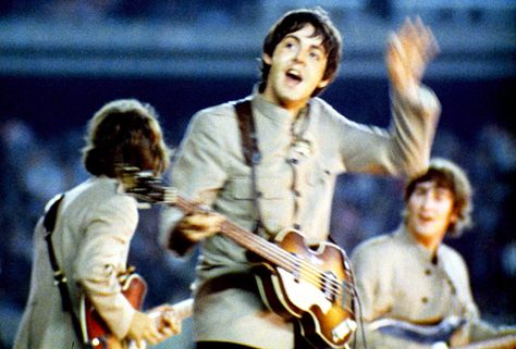 Paul McCartney at Yankee Stadium and Others - The New York Times Beatles Shea Stadium, The Beatles Story, The Beatles Live, Shea Stadium, Beatles Love, Lennon And Mccartney, The Fab Four, Yellow Submarine, Ringo Starr