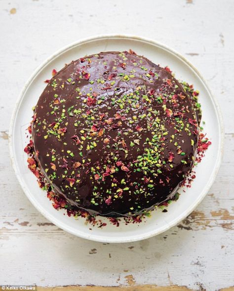 Nigella Chocolate Cake, Nigella Christmas, Simply Nigella, Best Ever Chocolate Cake, Vegan Chocolate Cake Recipe, Fudgy Cake, Perfect Chocolate Cake, Vegan Chocolate Cake, Best Chocolate Cake