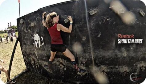 How to train for your first mud run / obstacle race. Training tips, race day tips, and more from an avid OCR participant who liked to get muddy! Obstacle Race Training, Spartan Training, Spartan Race Training, Runner Problems, Obstacle Course Races, Course Ideas, Obstacle Race, Why I Run, Mud Run