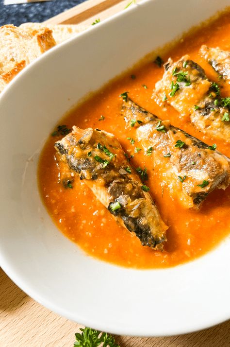 Got Canned Sardines? Make these Spanish Sardines in Tomato Sauce Spanish Seafood Recipes, Canned Sardine Recipes, Recipes With Sardines, Tinned Fish Appetizer, Sardine Cakes, Tomato Sardines Recipe, Sardines Recipes Canned, Canned Sardines Recipes, Sardine In Tomato Sauce Recipe