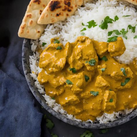 Chicken Korma Recipe Creamy Curry Sauce, Chicken Korma Recipe, Creamy Curry, Asian Dish, Indian Takeaway, Korma Recipe, Chicken Korma, Chicken Pieces, Mughal Empire