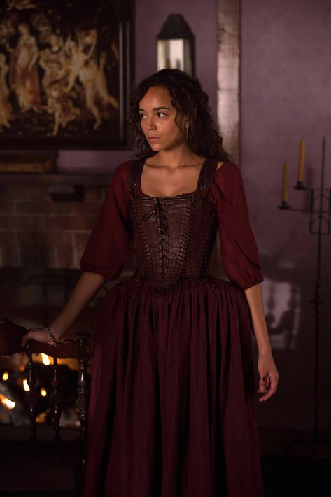 Tituba all in burgundy.  Cotton blouse and linen skirt.  Leather hand stitched bodice was airbrushed to shade it. Witches Of Salem, Pirate Wedding, The Witches, Old Dresses, Costume Drama, Period Costumes, Movie Costumes, Linen Skirt, Fashion Costume