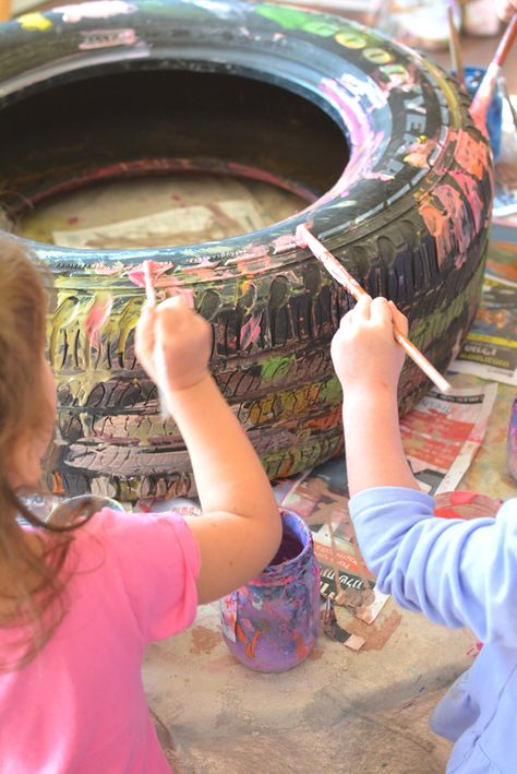 Tires On Playground, Container Art Painting, Reggio Transportation Activities, Car Sensory Play, Preschool Wheels Activities, Outdoor Preschool Ideas, Wheel Study Preschool, Transporting Schema Activities, Wheels Theme Preschool