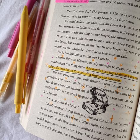 Drawing on books and book annotations (bookstagram- kansxlibrary) Drawing In Books Aesthetic, Books With Bookmarks Aesthetic, Aesthetic Book Annotation Drawings, Book Drawing Annotation, Book Annotation Drawing, Annotating Books Drawing, Book Drawing Aesthetic, Book Annotation Doodles, Annotation Livre