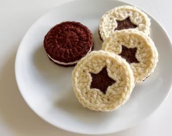 luluslittleshop - Etsy South Korea Crochet Cookies Free Pattern, Crochet Food Free Patterns, Crochet Desserts, Crochet Mini Star, Cookies Crochet, Crochet Cookies, Cookie Crochet, Star Crochet Pattern, Chart Crochet