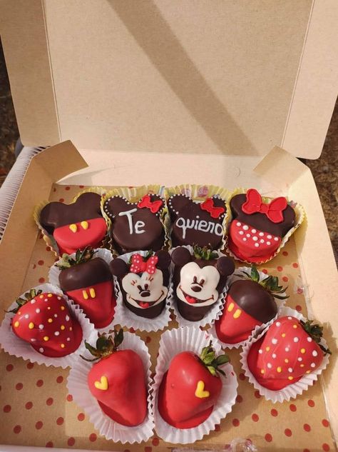 Spicy Desserts, Mickey Mouse Treats, Disney Themed Cakes, Mickey 1st Birthdays, Chocolate Covered Strawberry Recipe, Sweet N Spicy, Strawberry Treats, Chocolate Covered Strawberries Bouquet, Mickey Theme