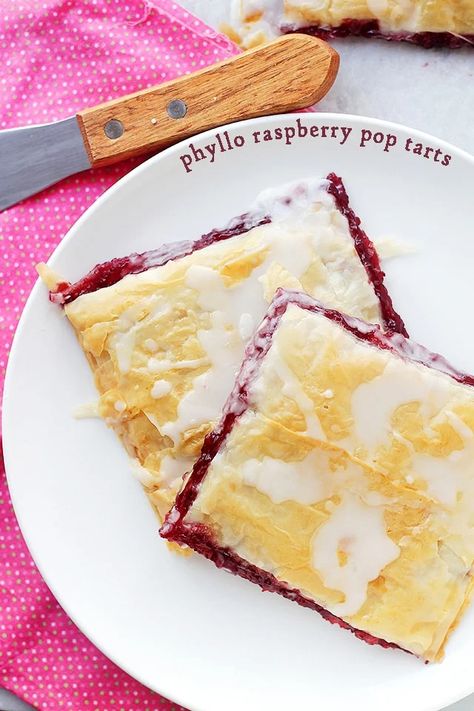 Griddle Desserts, Homemade Poptart, Homemade Pop Tarts Recipe, Phyllo Dough Recipes, Phyllo Recipes, Poptart Recipe, Vanilla Glaze, Recipe Breakfast, Phyllo Dough