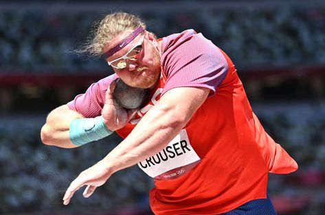 Ryan Crouser of the United States won gold in the men’s shot put at the Tokyo Olympics on Thursday. His compatriot Joe Kovacs took silver. Olympic Trials, Us Olympics, Shot Put, 2020 Olympics, Sport Inspiration, Record Holder, Tokyo Olympics, Olympic Champion, National Championship