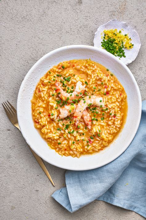 Image shows a plate of prawn risotto, topped with three large prawns on top. Prawn Risotto, Easy Risotto, Risotto Recipes Easy, Vegetable Risotto, Seafood Risotto, Rice Bubbles, Chicken Risotto, Recipe Rice, Seafood Stock