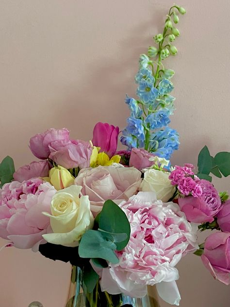 🌱💗Pink yellow white blue flower arrangement💐🌸🤍 Yellow Flower Centerpieces, Blue Flower Arrangements, Blue Bouquet, White Party, Yellow And Blue, Blue Flower, Blue And Yellow, Flower Arrangement, Yellow Flowers