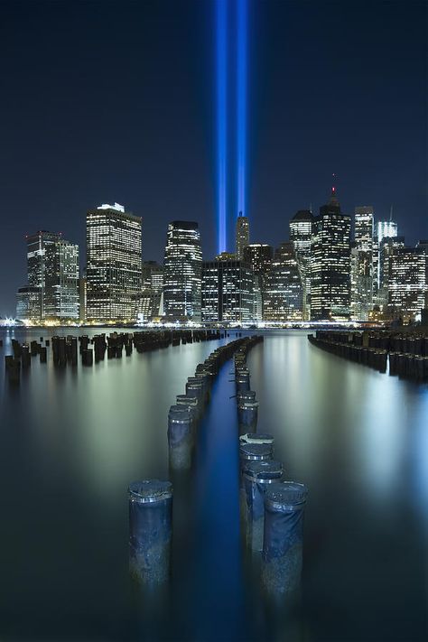 God Rays, Tribute In Light, Photographie New York, City Pics, York Travel, I Love Nyc, I Love Ny, Twin Towers, Trade Center