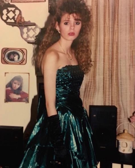 80s Homecoming Outfit, 80s Middle School Dance, 80s Hoco Dress, 80s Prom Dress Vintage, 80s Dress Formal, 80s Homecoming, 80s Dresses Formal, Goth Prom Dress, 80s Prom Party