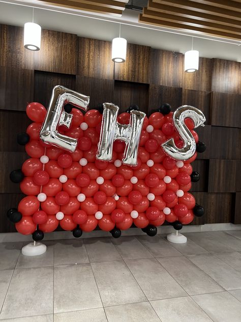 High School Musical Birthday Party Ideas, High School Musical Party Decorations, High School Musical Themed Party, High School Musical Birthday Party, High School Musical Party, High School Musical Aesthetic, Sweethearts Dance, Penguin Project, School Hallway Decorations