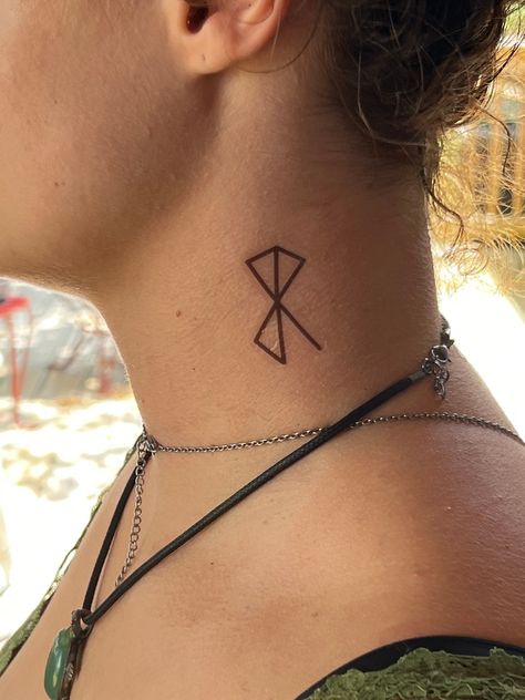 Berkana Rune Tattoo, Berkana Tattoo, Couple Tattoos Viking, Viking Runes Tattoo, Tattoos Viking, Viking Rune Tattoo, Tattoos Set, Ancient Alphabets, Tattoo Meanings