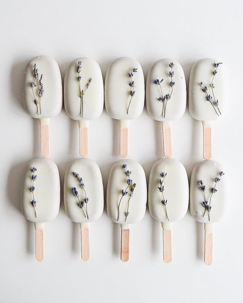 Floral Cake Pops, Purple Cake Pops, Wildflower Cake, 32 Birthday, Spring Cake, Girl Birthday Themes, Yummy Dessert, Cake Bars, Dessert Decoration