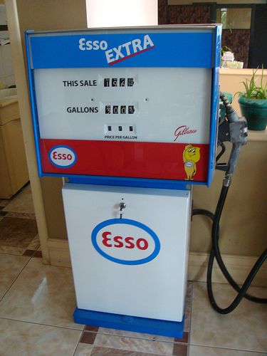 Gilbarco gas pumps | GILBARCO TRIMLINE gas pump ESSO EXTRA Gilbarco Gas Pump, Very Words, Man Cave Ideas, Old Gas Pumps, Vintage Gas Pumps, Pompe A Essence, Cave Home, Fuel Truck, Station Service