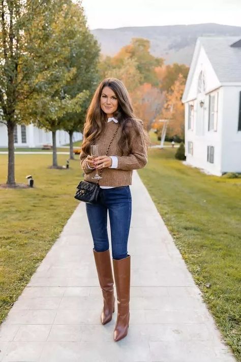 Brown Boot Outfits For Women, Fall Brown Boots Outfit, Fall Boots 2023, Outfit With Brown Boots, Brown Boots Outfit Winter, Fall Outfits Boots, Nyc Fall Outfits, Brown Boots Outfit, Caitlin Covington