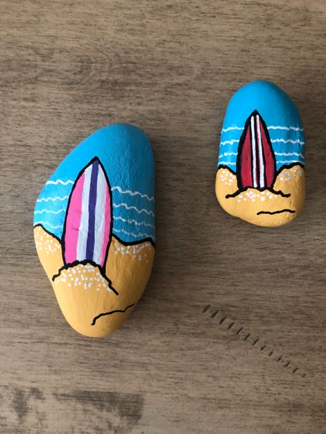 Surfboard Rock Painting, Easy Rock Painting Ideas For Beginners, Beach Rock Painting, Happy Stone, Rock Projects, Surfboard Painting, Lake Theme, Shark Painting, Painting Stones