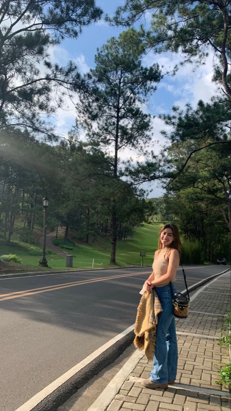 Cold Places Outfit Ideas, Baguio City Outfit Ideas Women, Baguio Ootd Ideas Philippines, Baguio Poses Ideas, Baguio Aesthetic Outfit, Baguio Outfit Philippines, Baguio Pictures, Philippines Aesthetic Outfit, Baguio Outfit Ideas Philippines