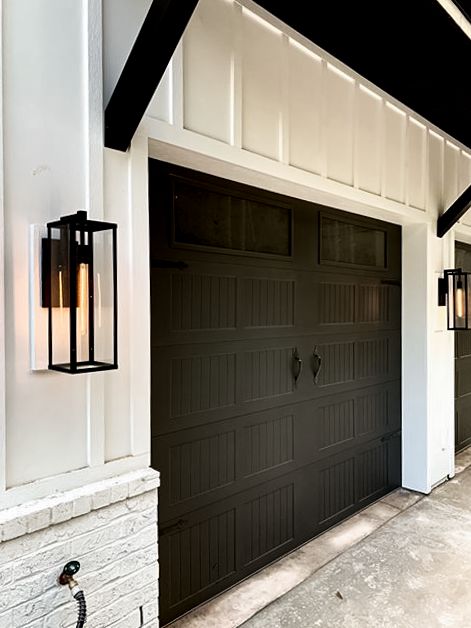 Grey Garage Doors, Garage Door Lights, Black Garage Doors, White Garage Doors, Carriage House Garage Doors, Double Garage Door, Garage Door House, Single Garage Door, Carriage House Doors