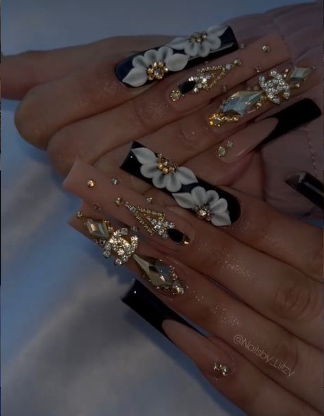 Black And Red Glam Nails, Latina Nails Black, Black And Gold Quince Nails, Black Latina Nails, Expensive Nails, Aquarius Nails, Black Homecoming Nails, Ivory Nails, Quince Nails