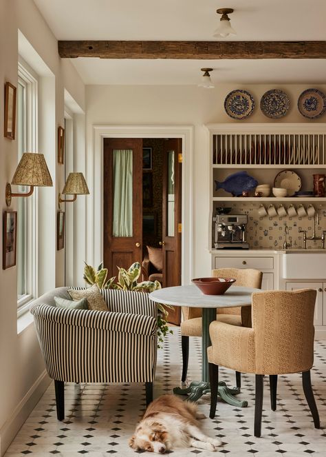 Tour a Classic Charleston Home That Includes a Hidden Pool and Full Guesthouse Chris Loves Julia, Charleston Homes, Breakfast Room, On The Floor, Modern Family, Architectural Digest, Modern Area Rugs, 인테리어 디자인, The Floor