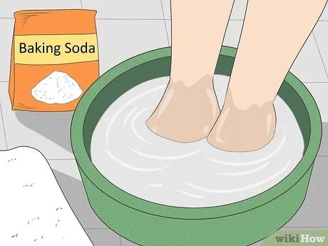 How To Stop Feet From Smelling, Feet Smell Remedy, Smelly Feet Remedies, How To Make Slippers, Smelly Underarms, Sunburn Peeling, Stop Sweating, Natural Face Care, Underarm Odor