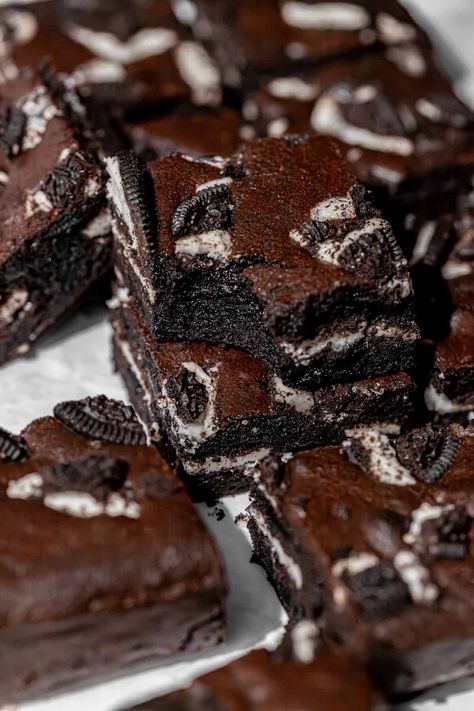 Oreo Brownies Recipe, Double Stuffed Oreos, Fudgy Brownie Recipe, Oreo Brownies, Blondie Brownies, Chocolate Butter, Brownie Batter, Fudgy Brownies, Brownie Bar