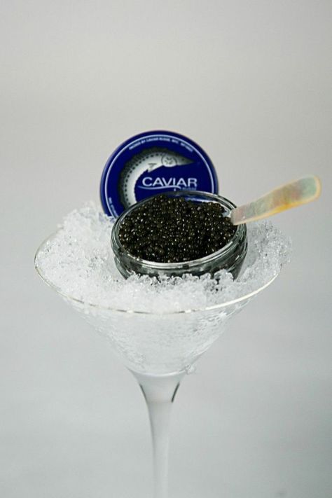 How To Serve Caviar, Caviar Appetizers, Restaurants In Miami, Stores In New York, Caviar Spoon, Caviar Recipes, Luxury Food, Snack Board, Molecular Gastronomy