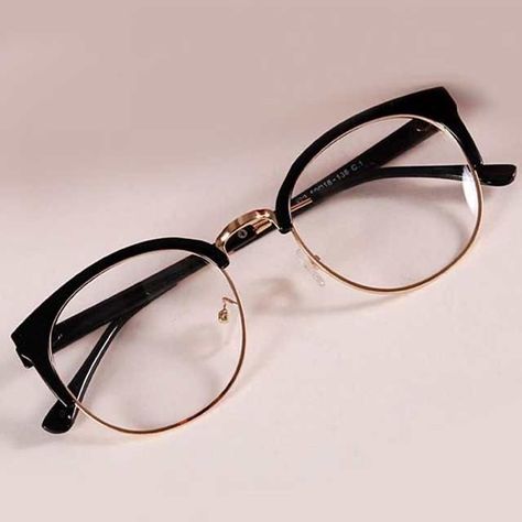 13 Armazones que combinarían con todos tus outfits Sepatu Platform, Cute Glasses Frames, Classy Glasses, Glasses Frames Trendy, قلادات متدلية, Fancy Glasses, Glasses Trends, Womens Glasses Frames, Glasses Fashion Women