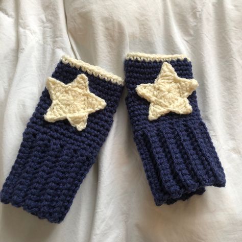 made by me @starfish.cc on instagram #crochet #crocheting #crochetideas #knit #fashion #clothing #inspo #crochetideas Acubi Crochet, Crochet Star Clothes, Cute Crochet Gloves, Cute Crochet Fingerless Gloves, Star Gloves Crochet, Fingerless Star Gloves, Crochet Arm Warmers, Crochet Store, Star Crochet