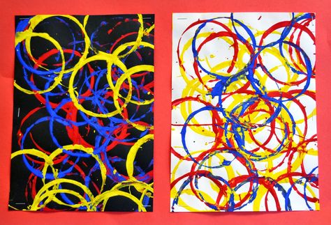 Kindergarten: Primary Color Cup Prints | Lessons from the K-12 Art Room Kindergarten Primary Color Art Lesson, Kindergarten Printmaking, Color Art Lessons, Colorful Art Projects, Room Kindergarten, First Grade Art, Kindergarten Art Lessons, Kindergarten Projects, Color Lessons