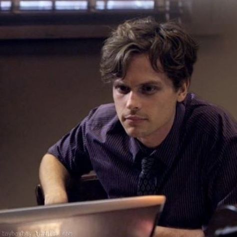 he just looks so ok Spencer Reid Tumblr, Dr Reid, Dr Spencer Reid, Self Fulfilling Prophecy, Crimal Minds, Band Hair, Grow Your Instagram, Matthew Gray, Matthew Gray Gubler