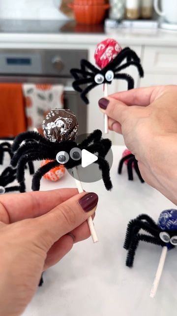 Tootsie Roll Industries on Instagram: "Tootsie Pop spiders are a great Halloween craft! @sweetlyjamie nailed these! Check out this craft and lots of other spooky crafts on her page! #halloween #crafts #candy #tootsiepop #halloweencrafts #diy #kidscrafts" Spider Tootsie Pops, Tootsie Roll Pop Spiders, Ghost Tootsie Pops, Tootsie Pop Spiders, Halloween Tootsie Pop Ideas, Spider Lollipops, How To Make Spiders, Halloween Candy Crafts, Spooky Crafts