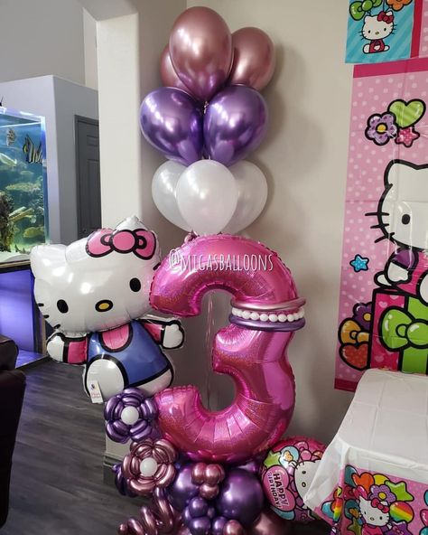 Miga's Balloons🎈 on Instagram: “Hello Kitty Balloon Bouquet💖💜💖 .. ... #hellokitty #hellokittythemeparty #hellokittyparty #hellokittytheme #lasvegas #balloondecoration…” Yellow Party Decorations, Hello Kitty Balloon, Balloon Bouquet Delivery, Hello Kitty Theme Party, Balloon Bouquet Diy, Hello Kitty Themes, Girl Birthday Decorations, Balloon Arrangements, Birthday Balloon Decorations