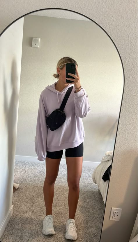 Cute Simple Athletic Outfits, Modest Exercise Outfits, Comfy Athletic Outfits, Comfy Athleisure Outfits, Athletic Aesthetic Outfits, Morning Walk Outfit, Comfy Summer Fits, Athletic Outfit Ideas, Summer Athletic Outfits