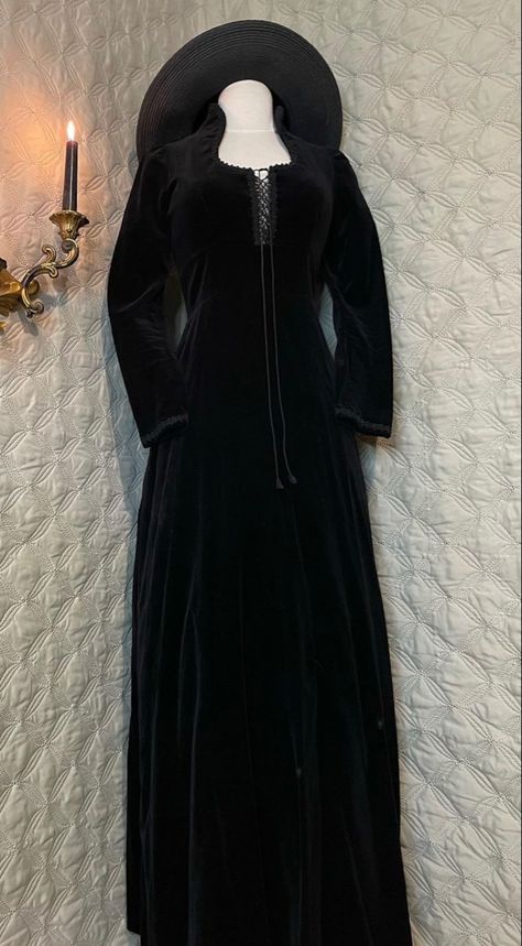 70s Goth, Goth Dresses, Twenties Style, Prairie Dresses, Sax Dress, Gunne Sax Dress, Goth Style, Goth Dress, Gunne Sax