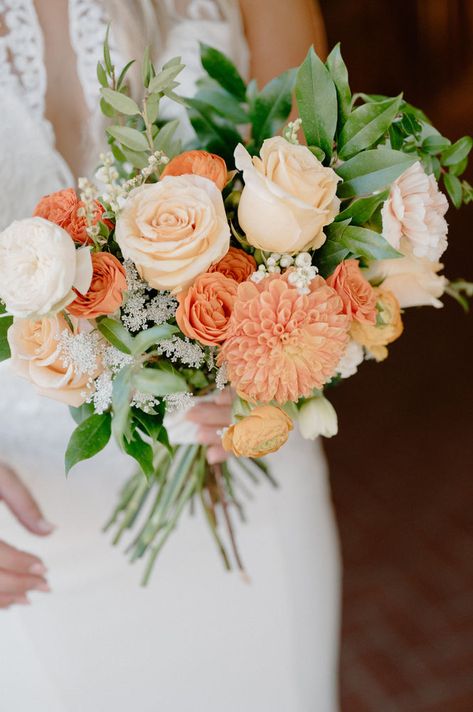 Boho Tropical Sweetheart Table Wedding, Orange Spring Wedding Flowers, Peach And White Wedding Florals, Peach Summer Wedding Flowers, Peachy Pink Wedding Bouquet, Peach Fall Wedding Flowers, Peach Orchard Wedding, Peach And Green Bouquet, Peach And Orange Bouquet