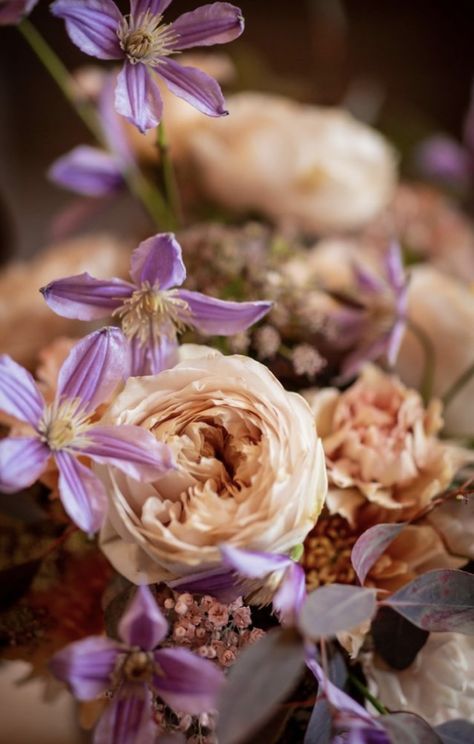 Peach Lavender Wedding, Peach Purple Wedding, Lavender Color Scheme, Lavender Wedding Colors, Peach Wedding Colors, Wedding Color Schemes Spring, Fern Wedding, Rusting Wedding, Wedding Centrepiece