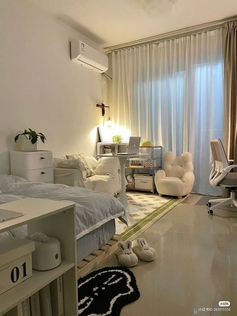 Mini Office, Pinterest Room Decor, Study Room Decor, Beautiful Bedroom, Redecorate Bedroom, Dream House Rooms, Minimalist Room, Room Design Bedroom, Room Makeover Bedroom