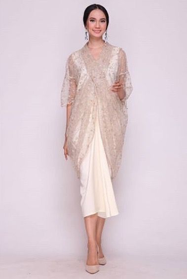 Kebaya Plus Size, Dress Brokat Modern, Kebaya Modern Dress, Bridesmaid Dresses Long Chiffon, Kebaya Dress, Modern Hijab, Simple Bridesmaid Dresses, Gowns Dresses Elegant, Batik Fashion