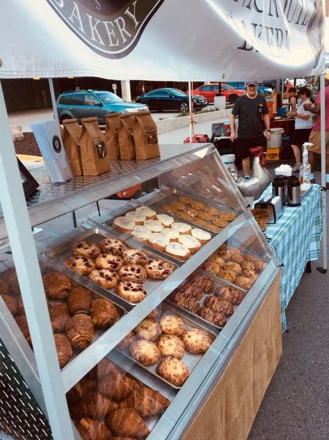 Cute Farmers Market Booth, Bake Sale Displays, The Best Cinnamon Rolls, Cottage Meals, Bakery Website, Farmers Market Booth, Home Bakery Business, Bakery Design Interior, Best Cinnamon Rolls